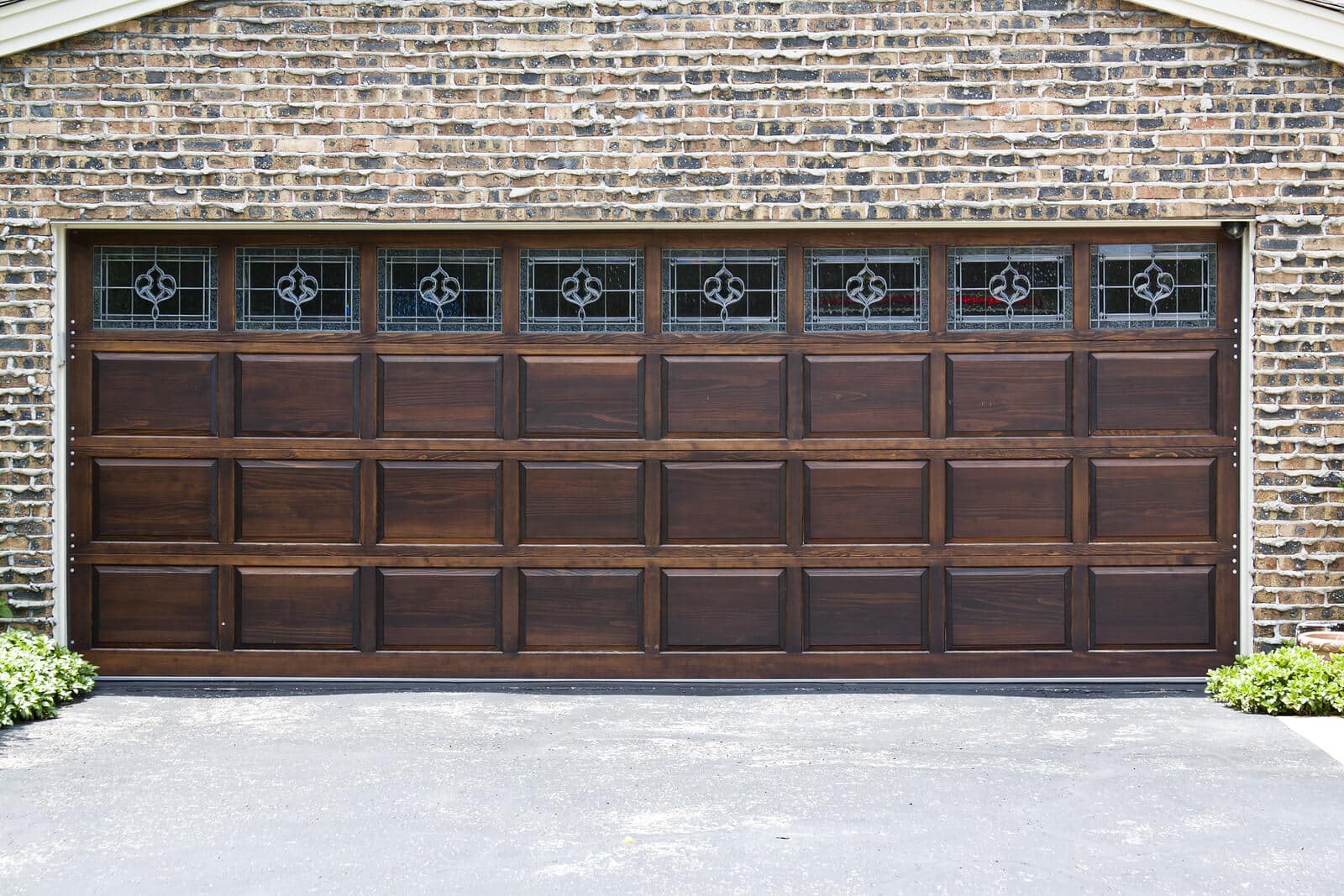 How to Choose the Right Garage Door Material