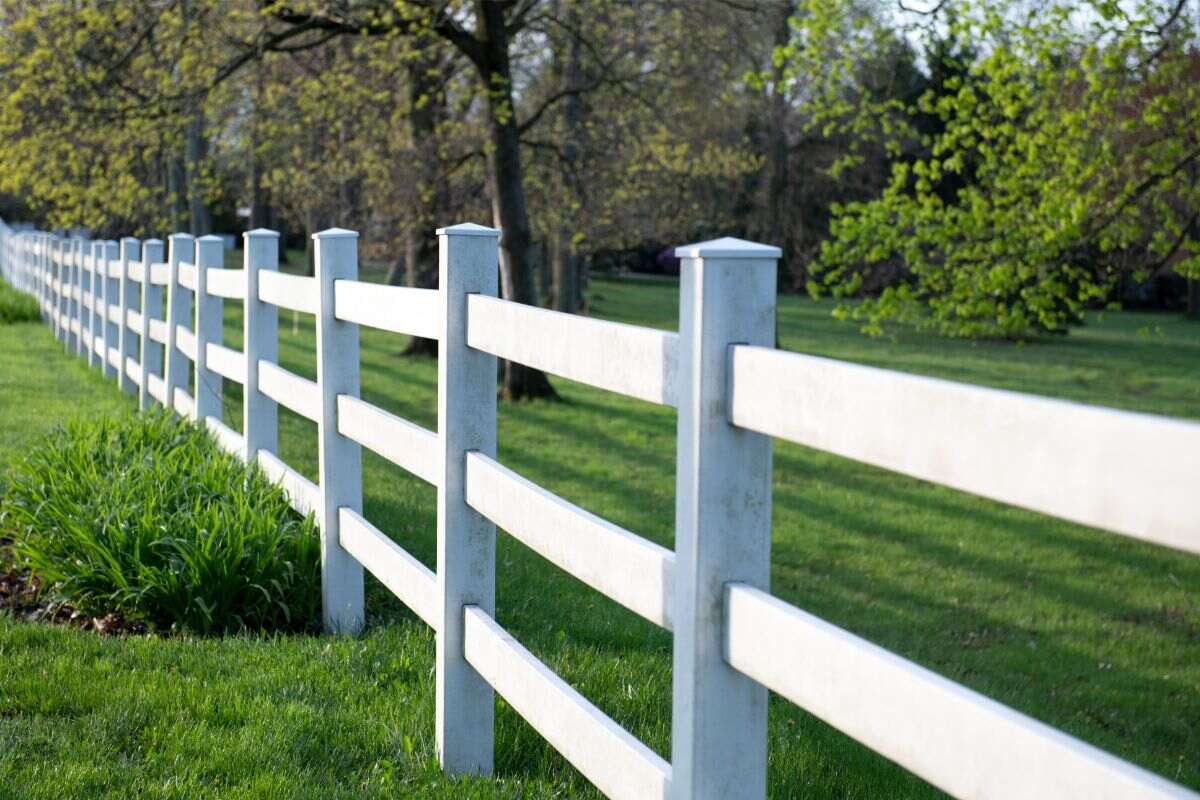 The Advantages of a Wood Split Rail Fence